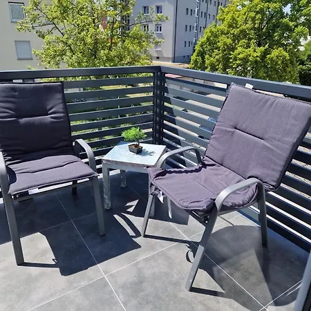 شقة Wohnoffice Mit Uebernachtungsmoeglichkeit Residenz Manzell Kiba 24 *